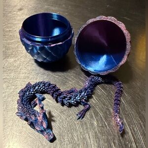 3D printed dragon egg with screw top